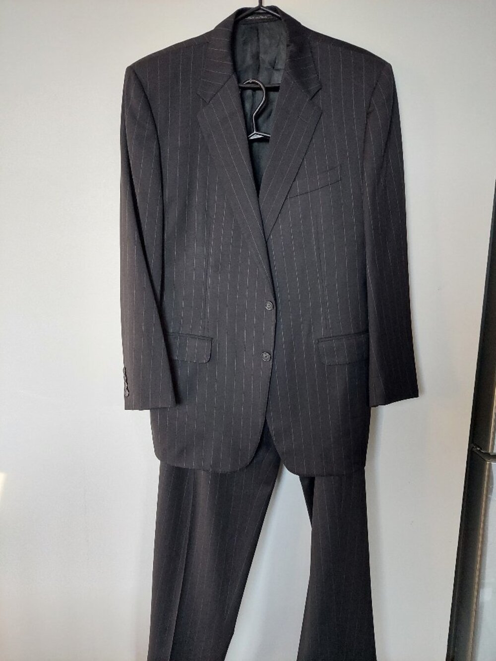 Corneliani Men's 2-PC Suit Wool Size US44R/EU54R Made In Italy 100% Virgin Wool